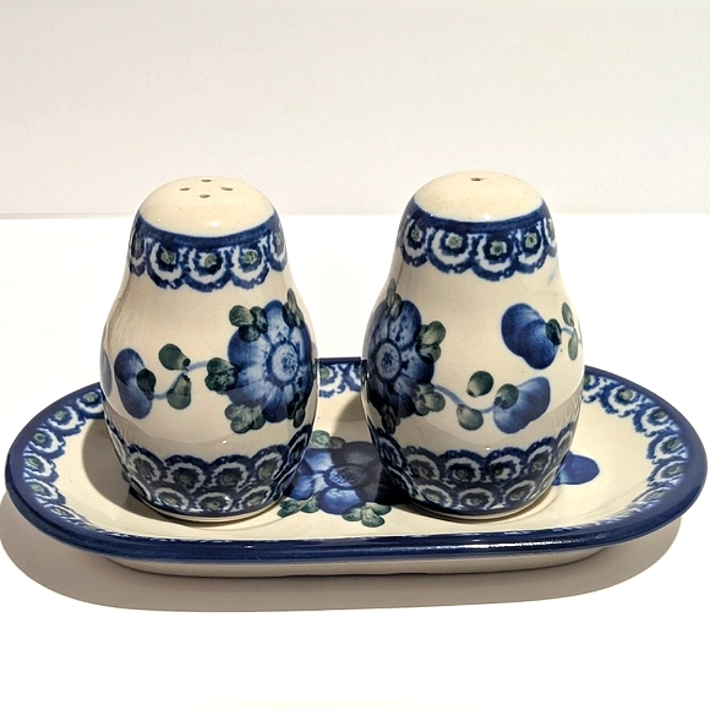 Boleslawiec Polish Pottery Salt And Pepper Shaker Set
